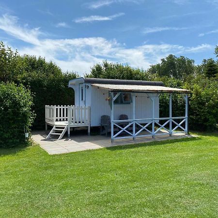 Отель Shepherds Hut Остворне Экстерьер фото